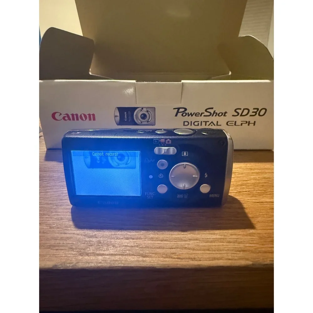 Canon PowerShot SD30 Digital ELPH Black Camera Bundle 3 Batteries Charger Box